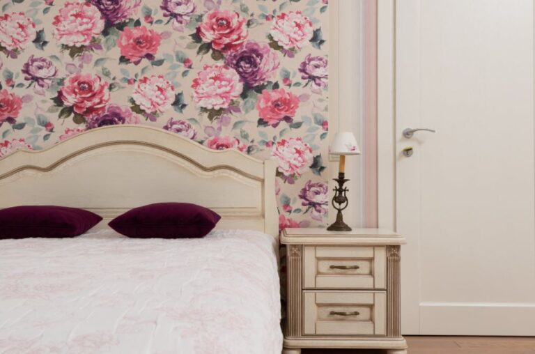 Interested in being a wallpaper designer? Here is how to